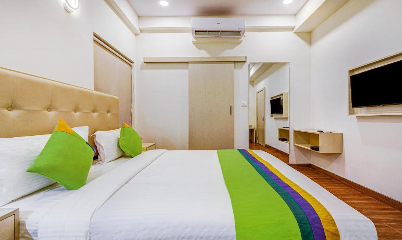 Treebo Galaxy Suites Mathikere バンガロール エクステリア 写真
