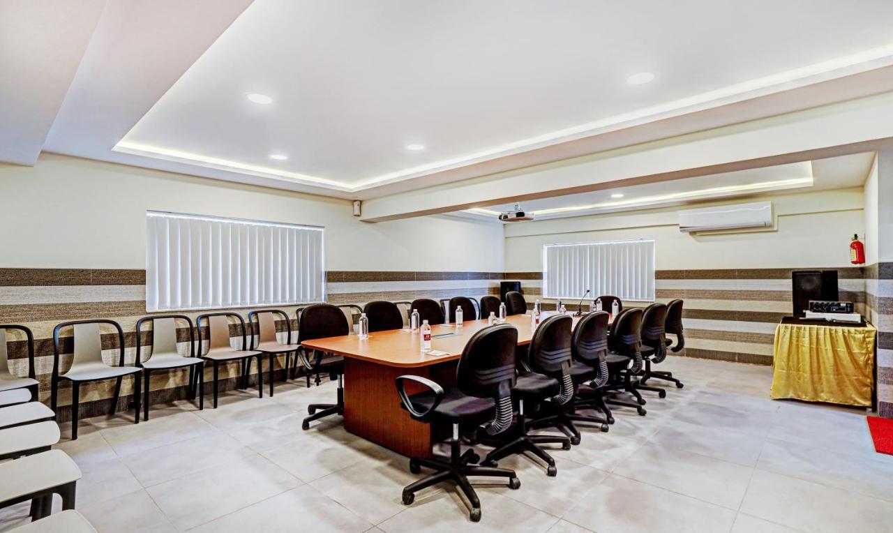 Treebo Galaxy Suites Mathikere バンガロール エクステリア 写真