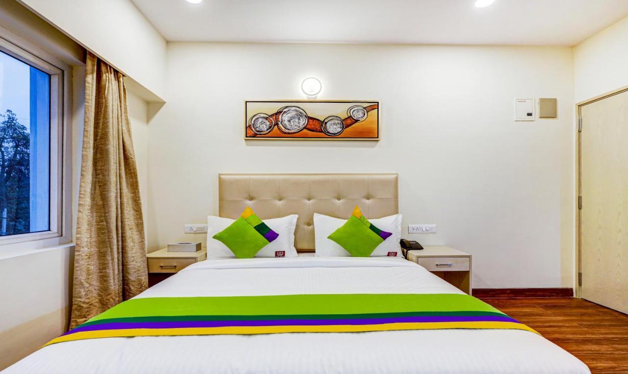 Treebo Galaxy Suites Mathikere バンガロール エクステリア 写真