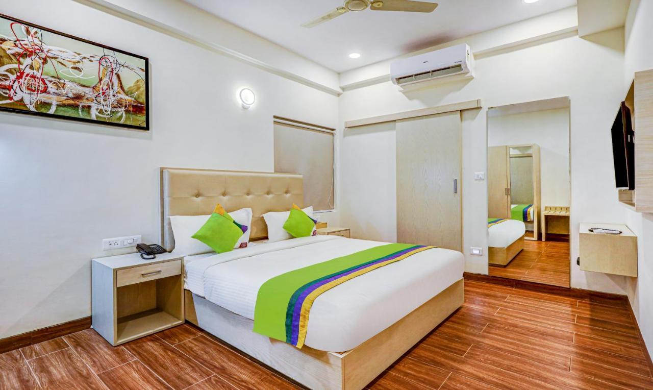 Treebo Galaxy Suites Mathikere バンガロール エクステリア 写真