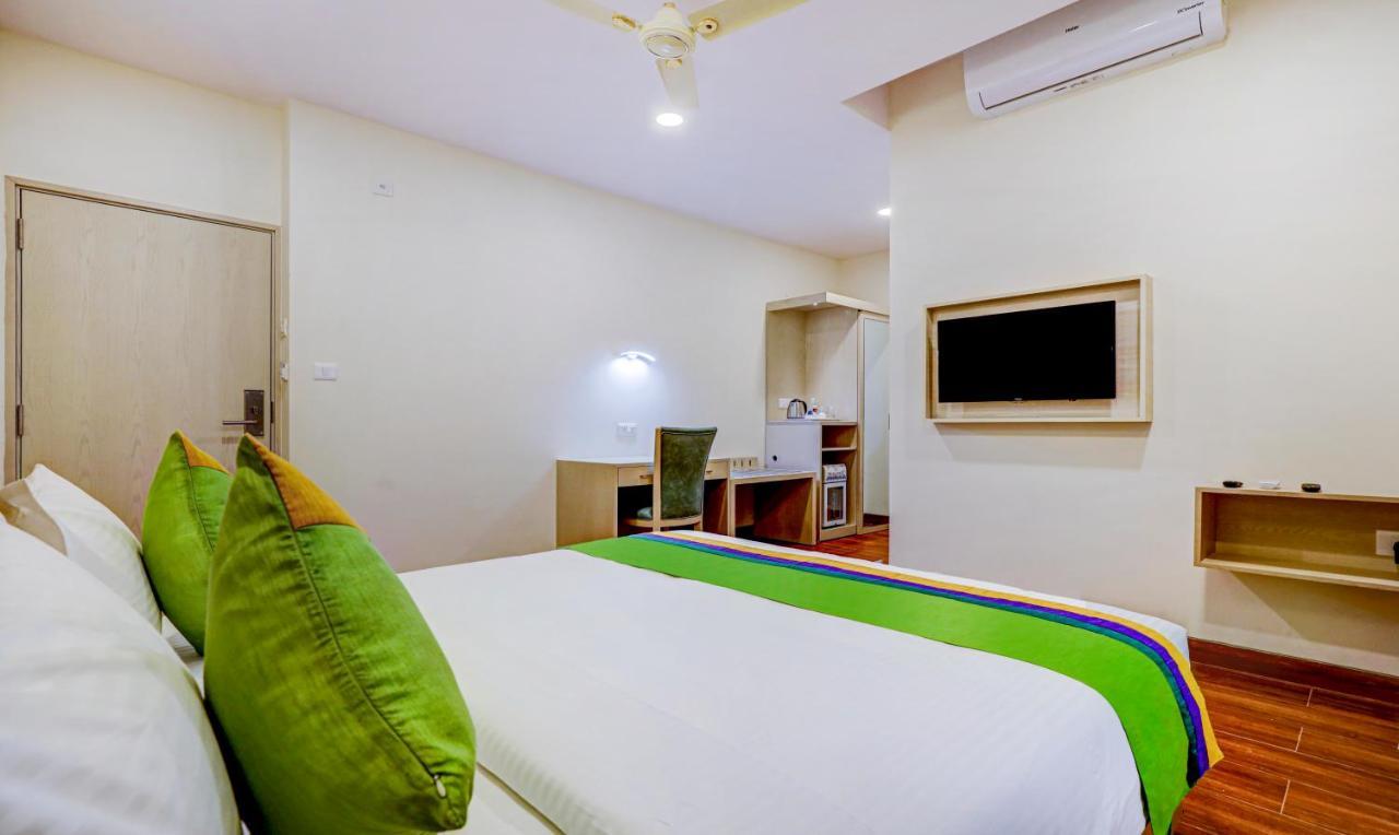 Treebo Galaxy Suites Mathikere バンガロール エクステリア 写真
