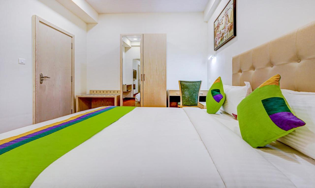 Treebo Galaxy Suites Mathikere バンガロール エクステリア 写真