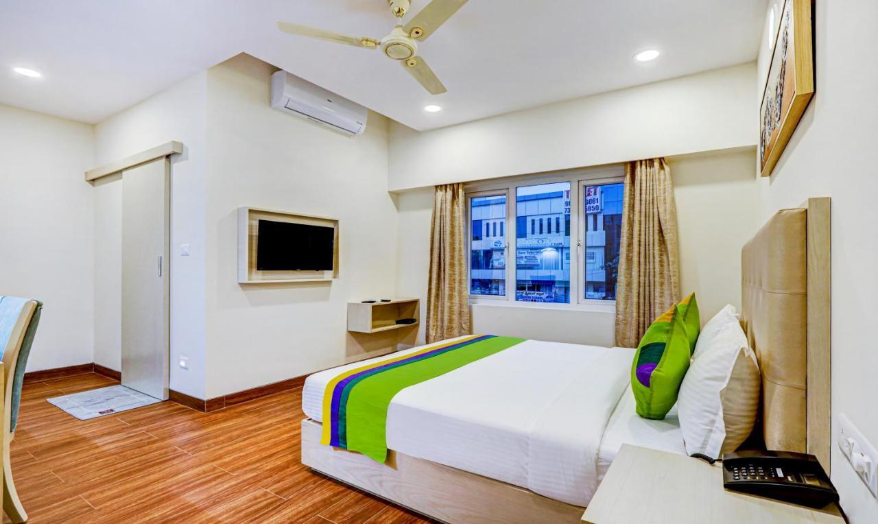 Treebo Galaxy Suites Mathikere バンガロール エクステリア 写真