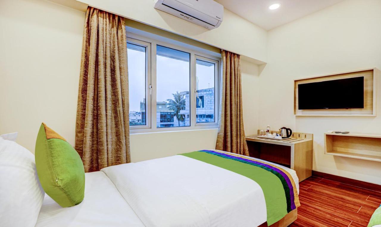 Treebo Galaxy Suites Mathikere バンガロール エクステリア 写真